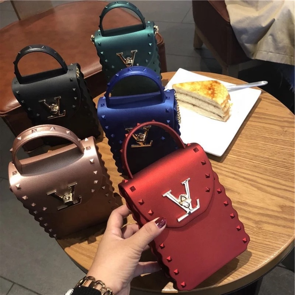Purses - Picture 4 of 5